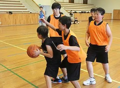 Educação Física Escolar - Jogos e Brincadeiras Educação Física Escolar - Jogos e Brincadeiras