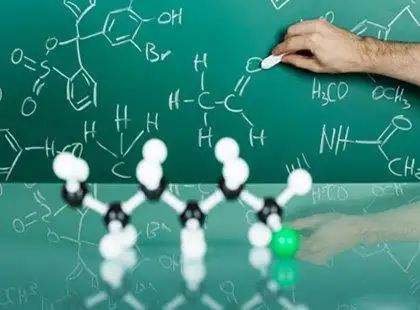 Conhecimentos em Química Orgânica Conhecimentos em Química Orgânica